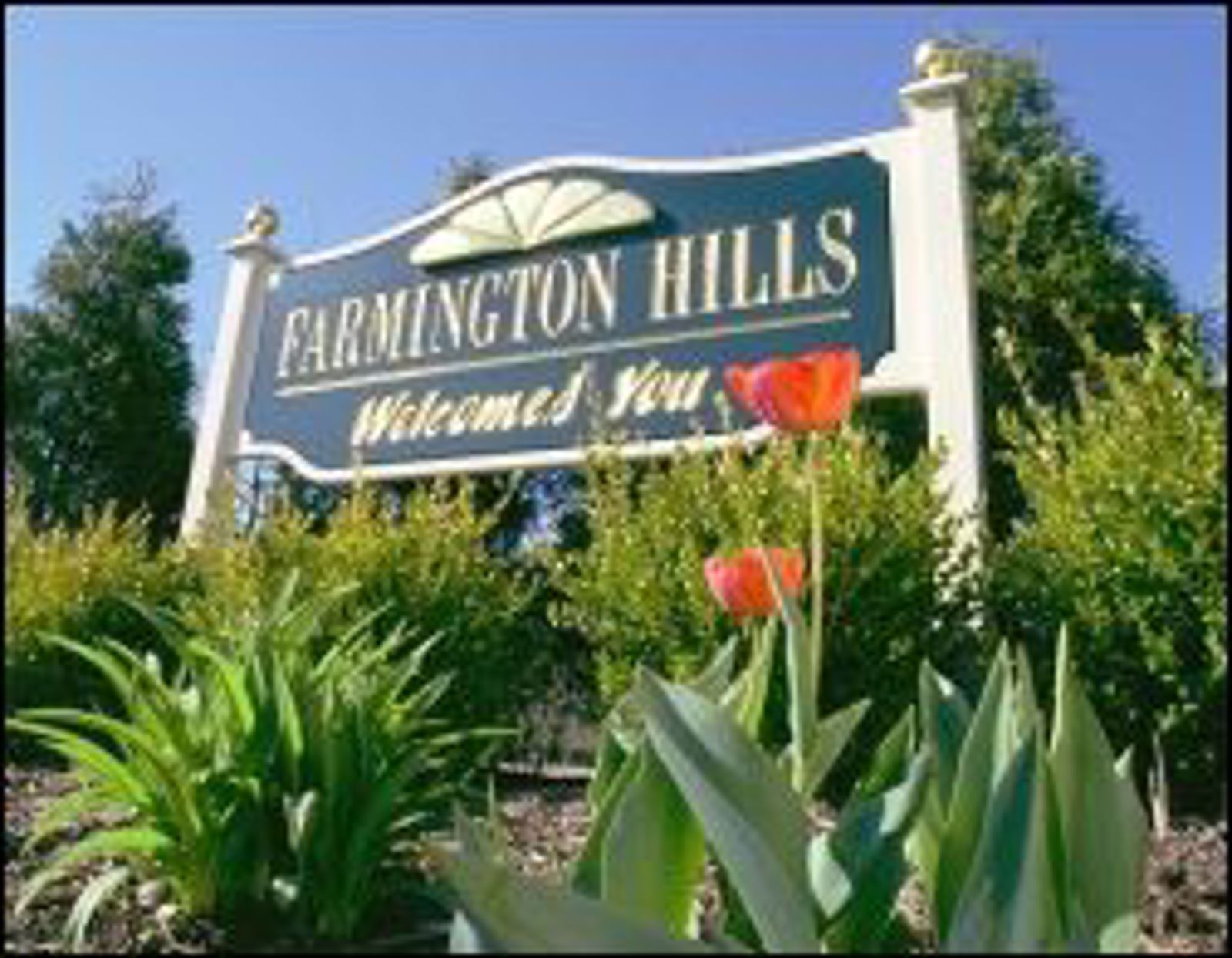 Farming Hills Wecomes You Sign