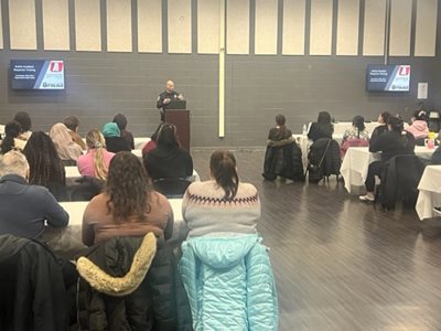 Police Officer training a group